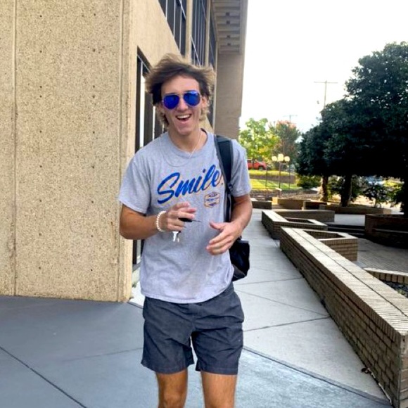 Meet your Posher, Jett - Picture 1 of 1